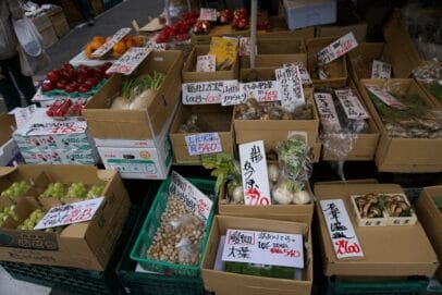 八百屋さんの店先に並ぶ日本野菜