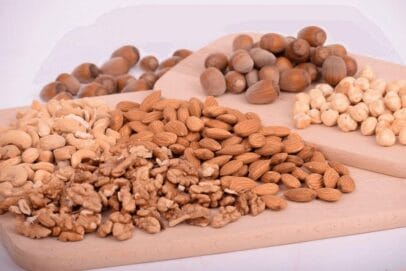 数種類のナッツ